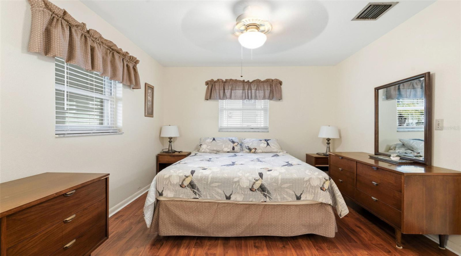 Seminole, Florida 33772, 1 Bedroom Bedrooms, ,1 Bathroombathrooms,Residential,For Sale,Park,0,Mfrtb8490558