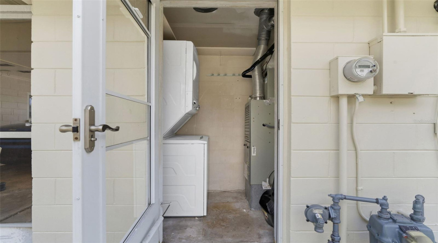Seminole, Florida 33772, 1 Bedroom Bedrooms, ,1 Bathroombathrooms,Residential,For Sale,Park,0,Mfrtb8490558