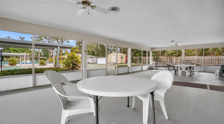 Seminole, Florida 33772, 1 Bedroom Bedrooms, ,1 Bathroombathrooms,Residential,For Sale,Park,0,Mfrtb8490558