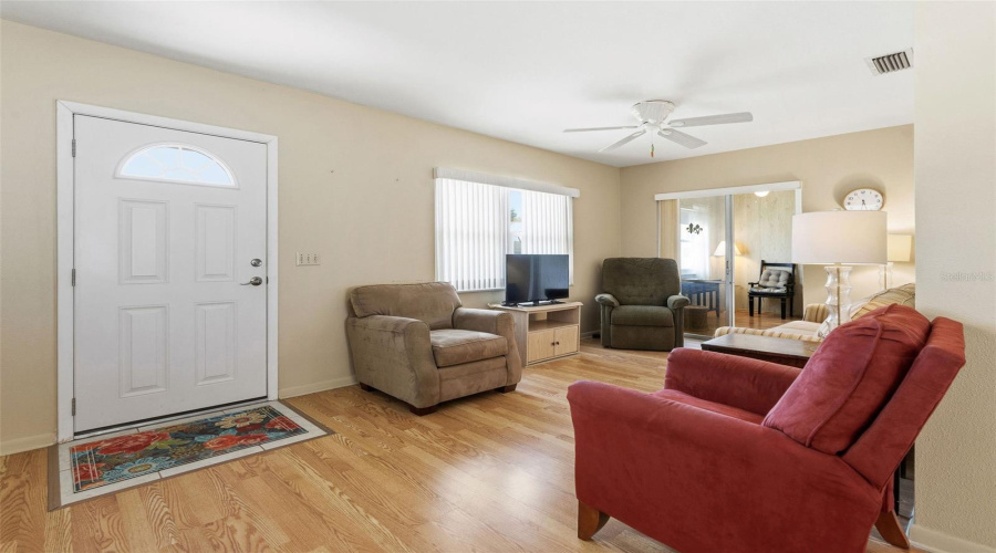 Seminole, Florida 33772, 1 Bedroom Bedrooms, ,1 Bathroombathrooms,Residential,For Sale,Park,0,Mfrtb8490558