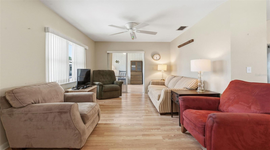 Seminole, Florida 33772, 1 Bedroom Bedrooms, ,1 Bathroombathrooms,Residential,For Sale,Park,0,Mfrtb8490558