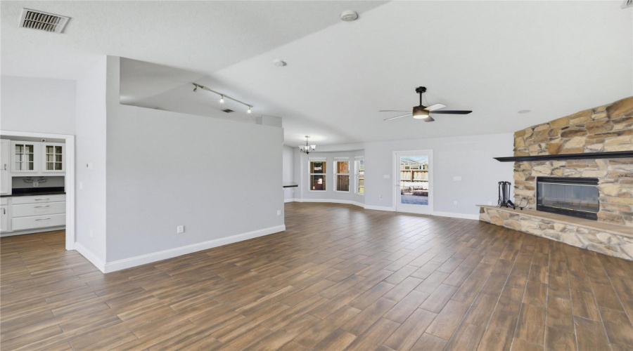 St Cloud, Florida 34772, 3 Bedroom Bedrooms, ,2 Bathroombathrooms,Residential,For Sale,Sweetheart,0,Mfrtb8538648