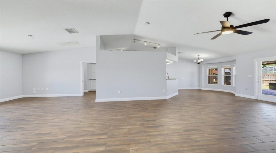 St Cloud, Florida 34772, 3 Bedroom Bedrooms, ,2 Bathroombathrooms,Residential,For Sale,Sweetheart,0,Mfrtb8538648