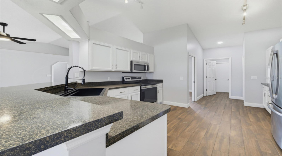 St Cloud, Florida 34772, 3 Bedroom Bedrooms, ,2 Bathroombathrooms,Residential,For Sale,Sweetheart,0,Mfrtb8538648