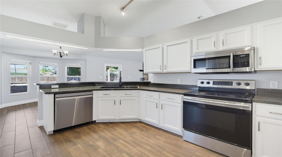 St Cloud, Florida 34772, 3 Bedroom Bedrooms, ,2 Bathroombathrooms,Residential,For Sale,Sweetheart,0,Mfrtb8538648