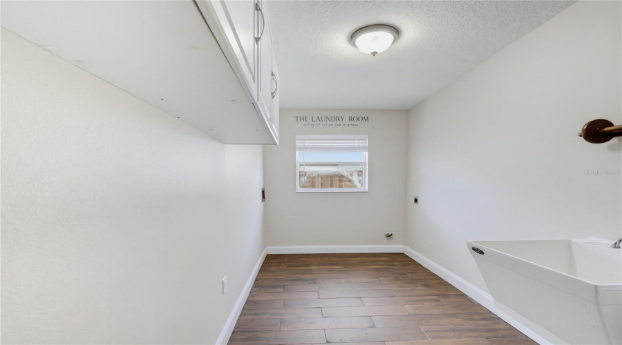 St Cloud, Florida 34772, 3 Bedroom Bedrooms, ,2 Bathroombathrooms,Residential,For Sale,Sweetheart,0,Mfrtb8538648