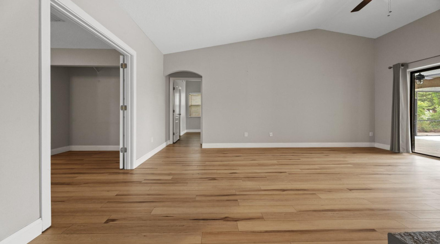 Orlando, Florida 32819, 4 Bedroom Bedrooms, ,3 Bathroombathrooms,Residential,For Sale,Pinemount,0,Mfro6428324