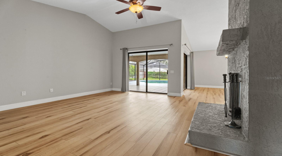 Orlando, Florida 32819, 4 Bedroom Bedrooms, ,3 Bathroombathrooms,Residential,For Sale,Pinemount,0,Mfro6428324