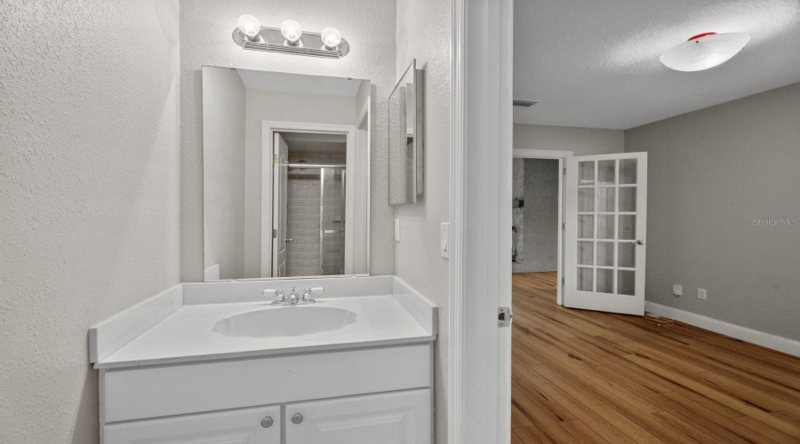 Orlando, Florida 32819, 4 Bedroom Bedrooms, ,3 Bathroombathrooms,Residential,For Sale,Pinemount,0,Mfro6428324