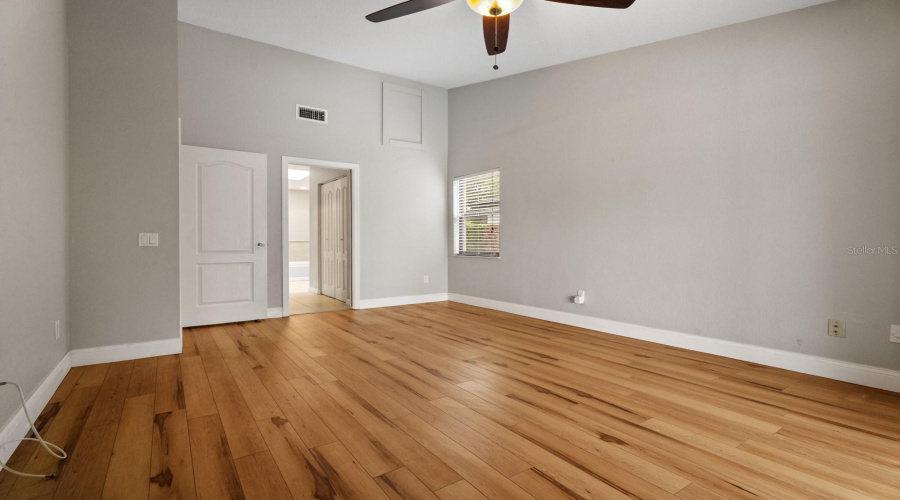 Orlando, Florida 32819, 4 Bedroom Bedrooms, ,3 Bathroombathrooms,Residential,For Sale,Pinemount,0,Mfro6428324