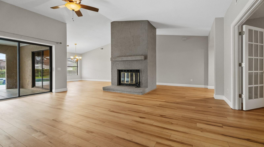 Orlando, Florida 32819, 4 Bedroom Bedrooms, ,3 Bathroombathrooms,Residential,For Sale,Pinemount,0,Mfro6428324