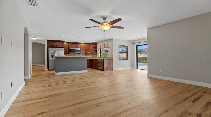 Orlando, Florida 32819, 4 Bedroom Bedrooms, ,3 Bathroombathrooms,Residential,For Sale,Pinemount,0,Mfro6428324
