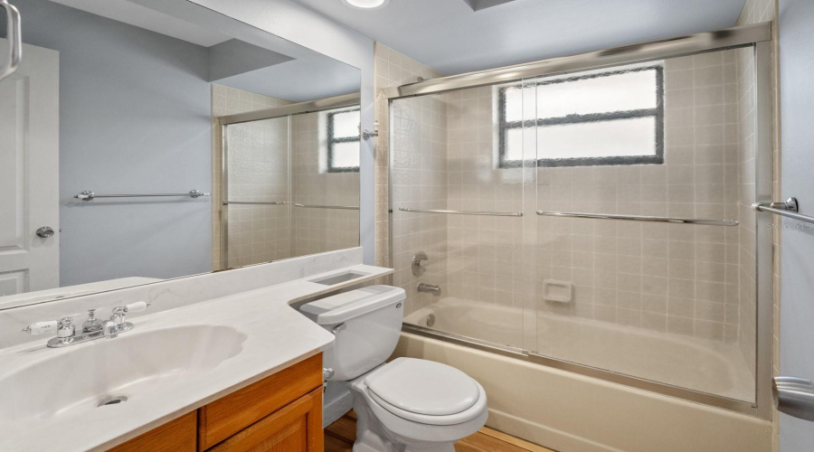 Orlando, Florida 32819, 4 Bedroom Bedrooms, ,3 Bathroombathrooms,Residential,For Sale,Pinemount,0,Mfro6428324