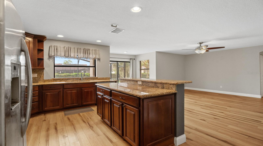 Orlando, Florida 32819, 4 Bedroom Bedrooms, ,3 Bathroombathrooms,Residential,For Sale,Pinemount,0,Mfro6428324