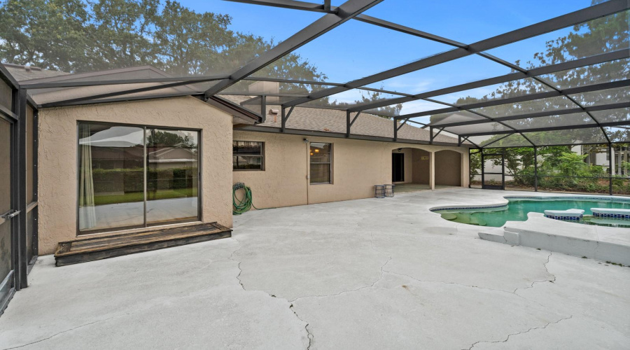 Orlando, Florida 32819, 4 Bedroom Bedrooms, ,3 Bathroombathrooms,Residential,For Sale,Pinemount,0,Mfro6428324