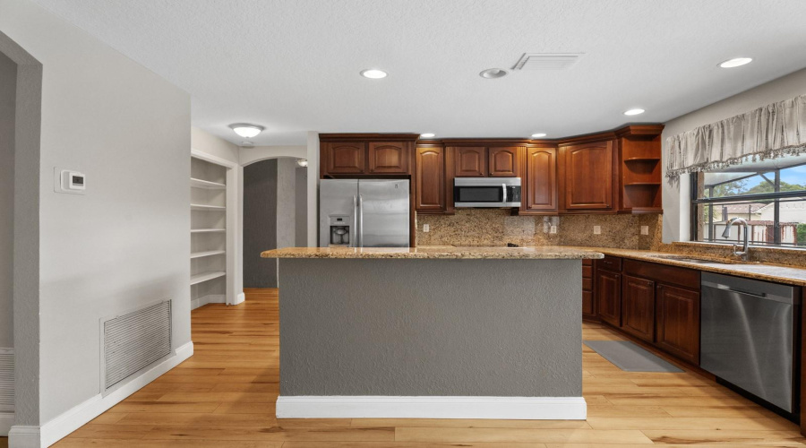 Orlando, Florida 32819, 4 Bedroom Bedrooms, ,3 Bathroombathrooms,Residential,For Sale,Pinemount,0,Mfro6428324