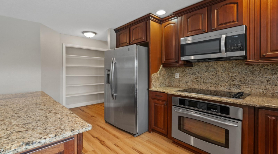 Orlando, Florida 32819, 4 Bedroom Bedrooms, ,3 Bathroombathrooms,Residential,For Sale,Pinemount,0,Mfro6428324