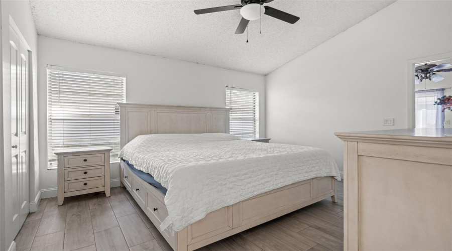 Tampa, Florida 33624, 3 Bedroom Bedrooms, ,2 Bathroombathrooms,Residential,For Sale,Trowbridge,0,Mfrtb8529176