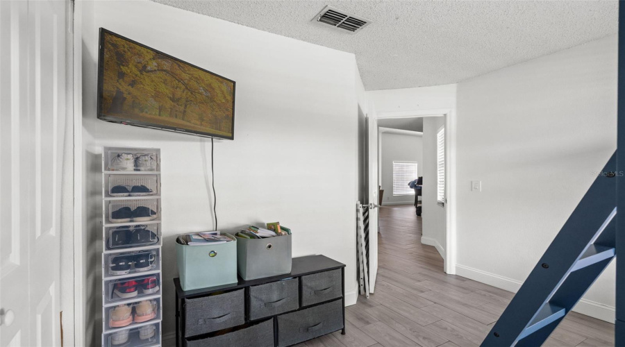 Tampa, Florida 33624, 3 Bedroom Bedrooms, ,2 Bathroombathrooms,Residential,For Sale,Trowbridge,0,Mfrtb8529176