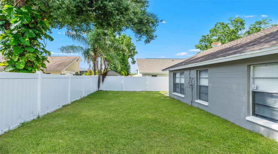 Tampa, Florida 33624, 3 Bedroom Bedrooms, ,2 Bathroombathrooms,Residential,For Sale,Trowbridge,0,Mfrtb8529176