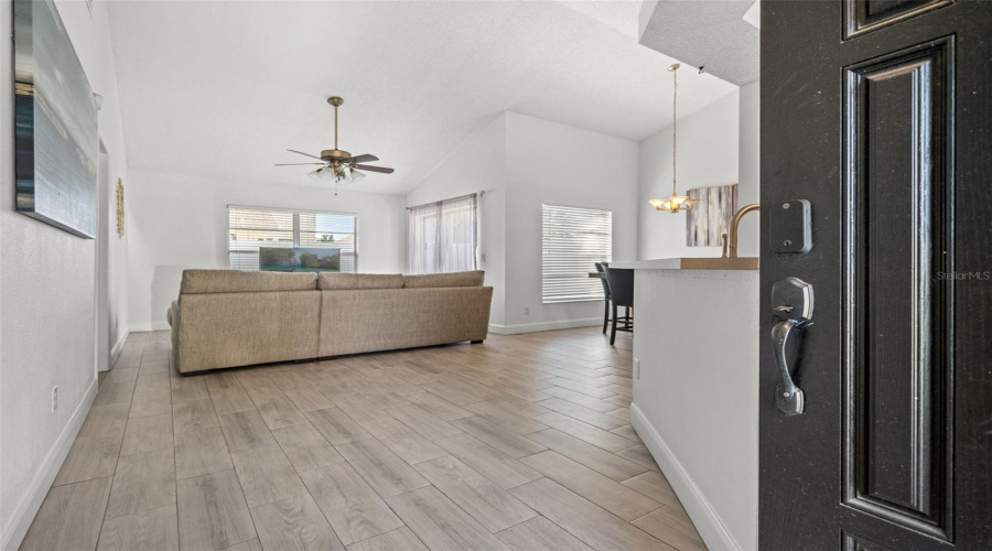 Tampa, Florida 33624, 3 Bedroom Bedrooms, ,2 Bathroombathrooms,Residential,For Sale,Trowbridge,0,Mfrtb8529176