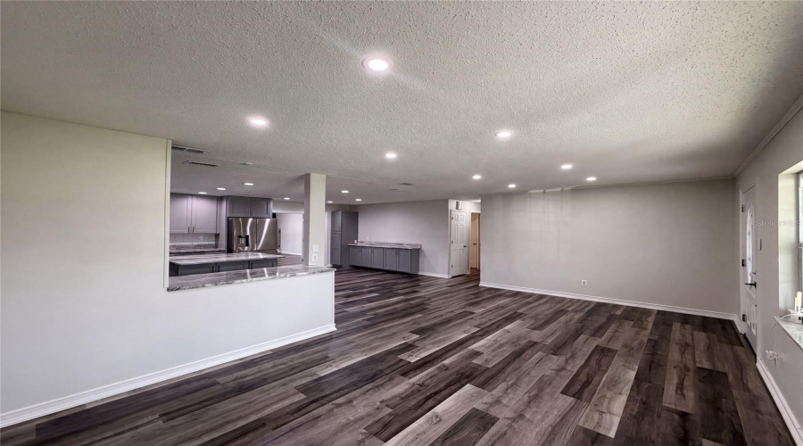 Lakeland, Florida 33801, 3 Bedroom Bedrooms, ,2 Bathroombathrooms,Residential,For Sale,Lori,0,Mfro6423651