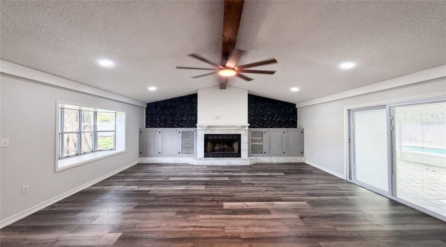 Lakeland, Florida 33801, 3 Bedroom Bedrooms, ,2 Bathroombathrooms,Residential,For Sale,Lori,0,Mfro6423651