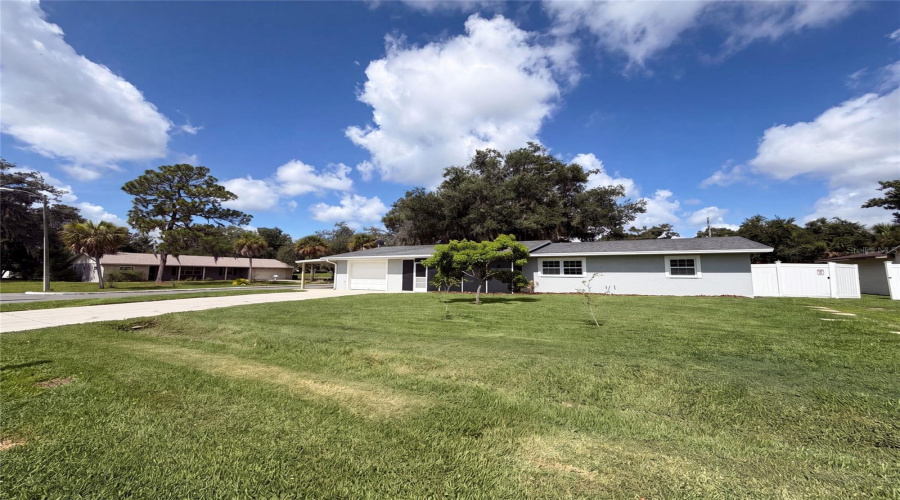 Lakeland, Florida 33801, 3 Bedroom Bedrooms, ,2 Bathroombathrooms,Residential,For Sale,Lori,0,Mfro6423651