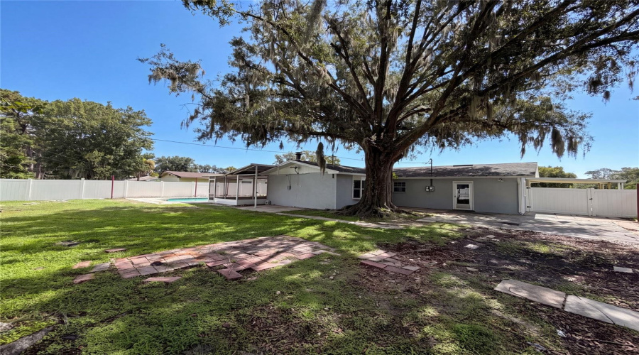 Lakeland, Florida 33801, 3 Bedroom Bedrooms, ,2 Bathroombathrooms,Residential,For Sale,Lori,0,Mfro6423651