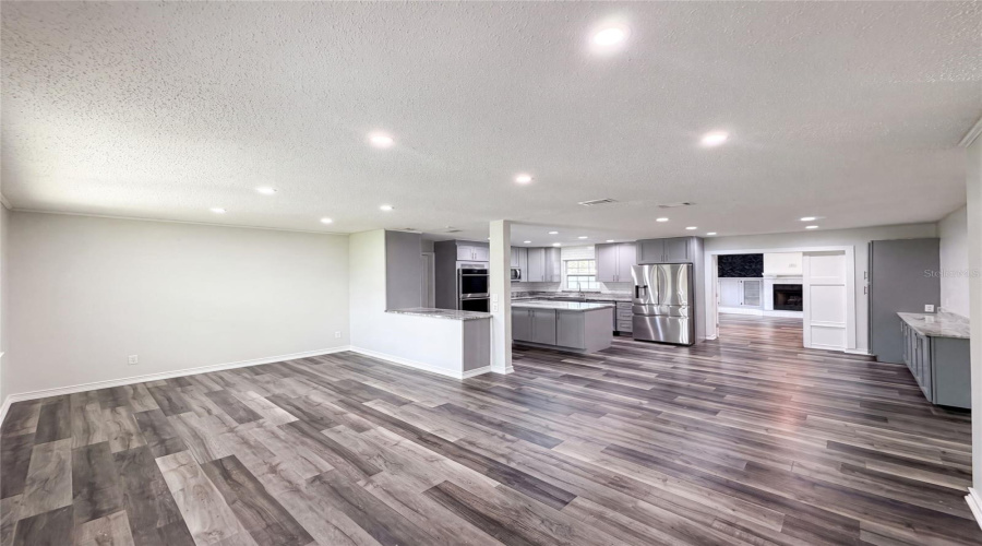 Lakeland, Florida 33801, 3 Bedroom Bedrooms, ,2 Bathroombathrooms,Residential,For Sale,Lori,0,Mfro6423651
