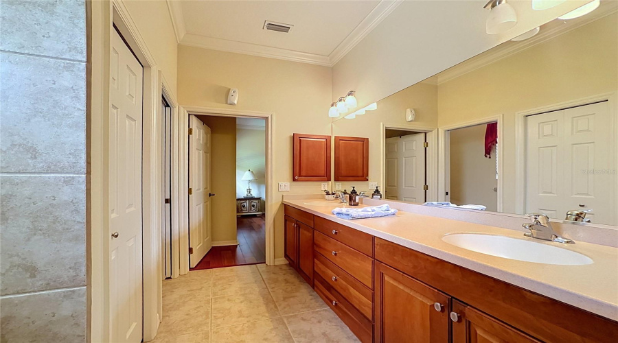 Bradenton, Florida 34212, 4 Bedroom Bedrooms, ,3 Bathroombathrooms,Residential,For Sale,169Th,0,Mfra4702638