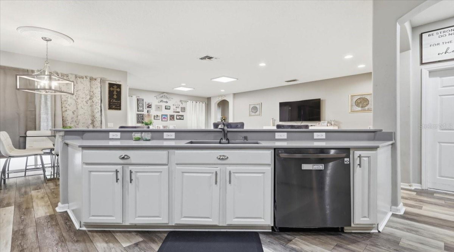 Windermere, Florida 34786, 5 Bedroom Bedrooms, ,3 Bathroombathrooms,Residential,For Sale,Blue Major,0,Mfro6359496