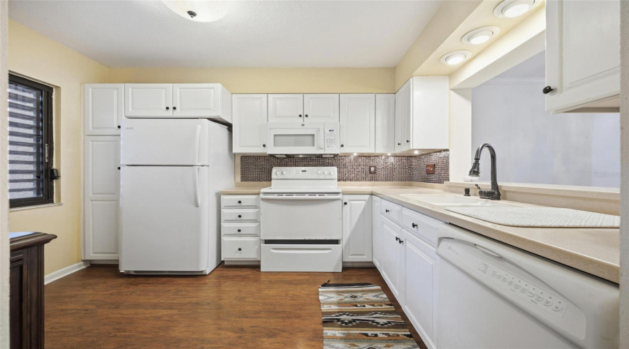 Tarpon Springs, Florida 34689, 2 Bedroom Bedrooms, ,2 Bathroombathrooms,Residential,For Sale,Mariner,0,Mfrtb8510783