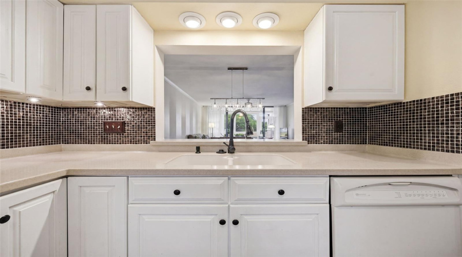 Tarpon Springs, Florida 34689, 2 Bedroom Bedrooms, ,2 Bathroombathrooms,Residential,For Sale,Mariner,0,Mfrtb8510783