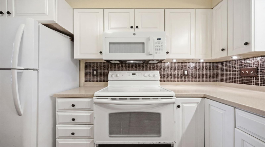 Tarpon Springs, Florida 34689, 2 Bedroom Bedrooms, ,2 Bathroombathrooms,Residential,For Sale,Mariner,0,Mfrtb8510783