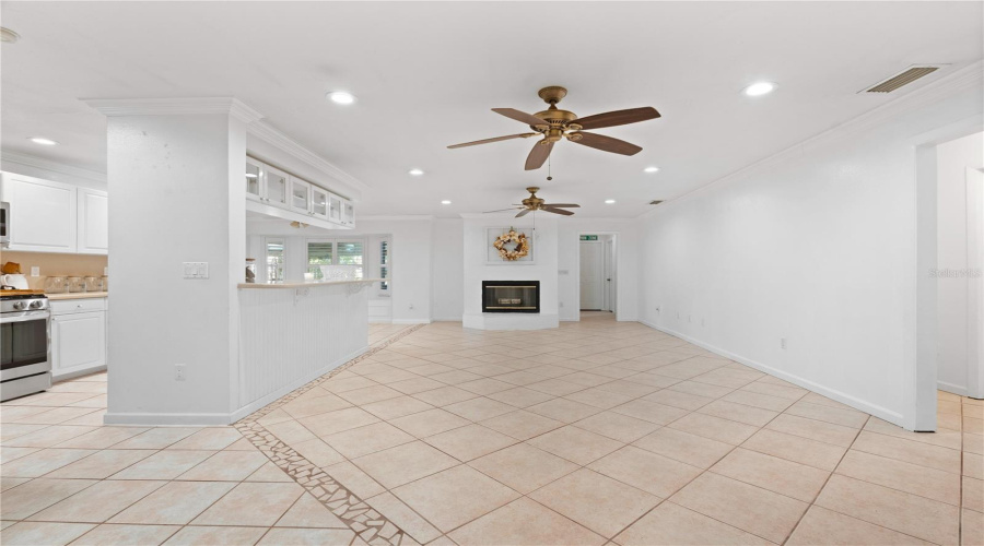 Bradenton, Florida 34208, 5 Bedroom Bedrooms, ,3 Bathroombathrooms,Residential,For Sale,29Th,0,Mfro6375044
