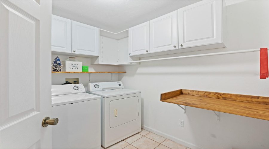 Bradenton, Florida 34208, 5 Bedroom Bedrooms, ,3 Bathroombathrooms,Residential,For Sale,29Th,0,Mfro6375044