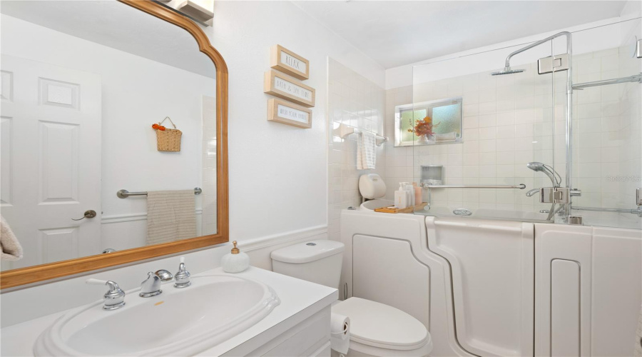 Bradenton, Florida 34208, 5 Bedroom Bedrooms, ,3 Bathroombathrooms,Residential,For Sale,29Th,0,Mfro6375044