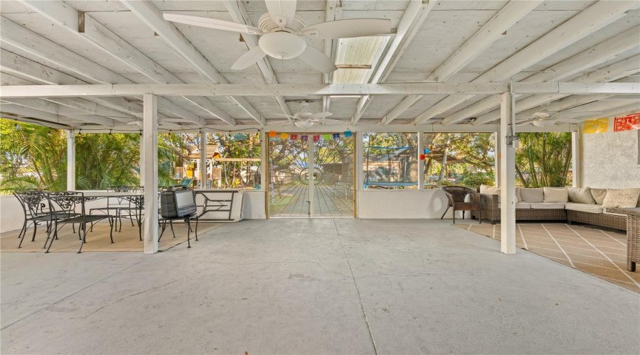 Bradenton, Florida 34208, 5 Bedroom Bedrooms, ,3 Bathroombathrooms,Residential,For Sale,29Th,0,Mfro6375044