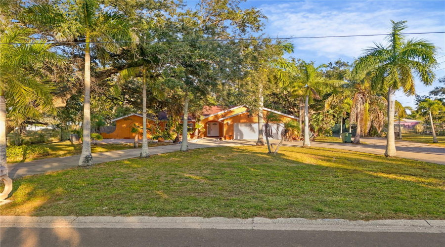 Bradenton, Florida 34208, 5 Bedroom Bedrooms, ,3 Bathroombathrooms,Residential,For Sale,29Th,0,Mfro6375044