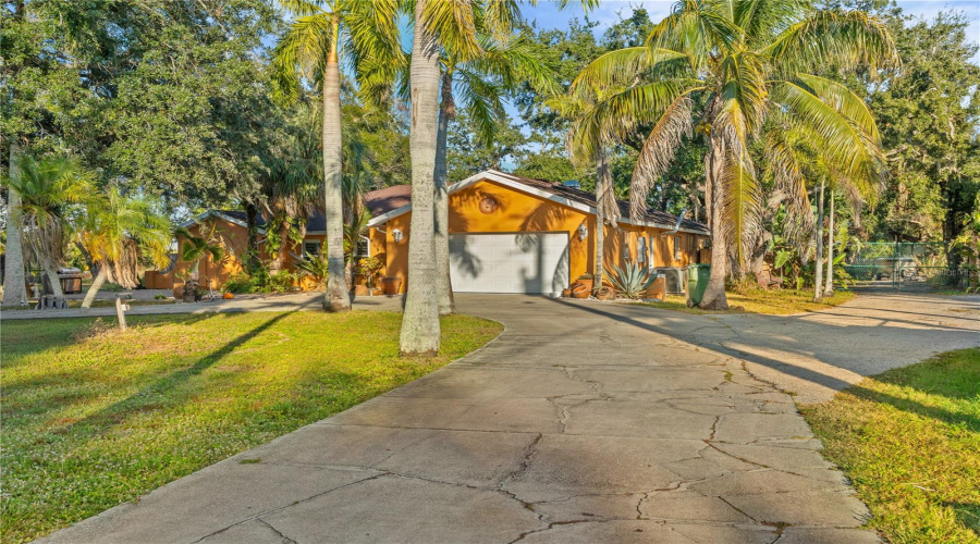 Bradenton, Florida 34208, 5 Bedroom Bedrooms, ,3 Bathroombathrooms,Residential,For Sale,29Th,0,Mfro6375044