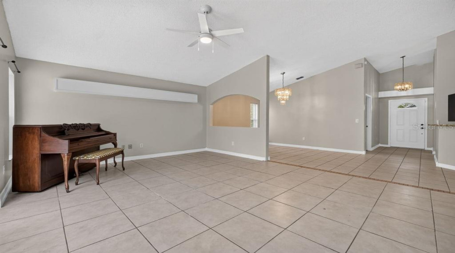 Apopka, Florida 32712, 4 Bedroom Bedrooms, ,2 Bathroombathrooms,Residential,For Sale,Abbey Hollow,0,Mfro6429689