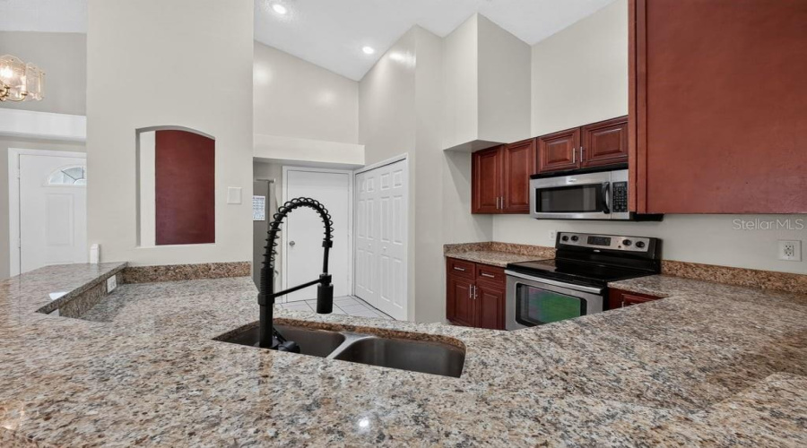 Apopka, Florida 32712, 4 Bedroom Bedrooms, ,2 Bathroombathrooms,Residential,For Sale,Abbey Hollow,0,Mfro6429689