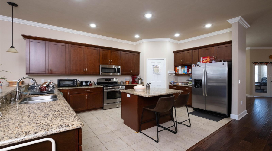Gainesville, Florida 32608, 3 Bedroom Bedrooms, ,2 Bathroombathrooms,Residential,For Sale,80Th,0,Mfrgc540315