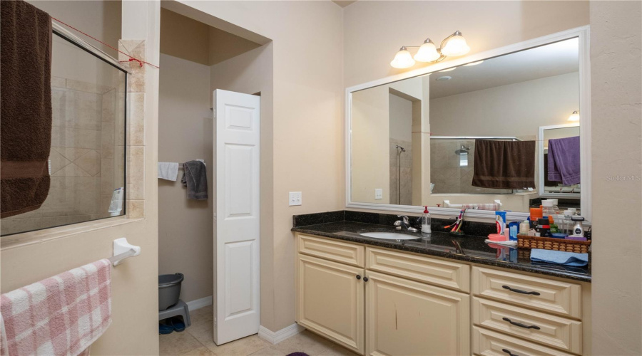 Gainesville, Florida 32608, 3 Bedroom Bedrooms, ,2 Bathroombathrooms,Residential,For Sale,80Th,0,Mfrgc540315