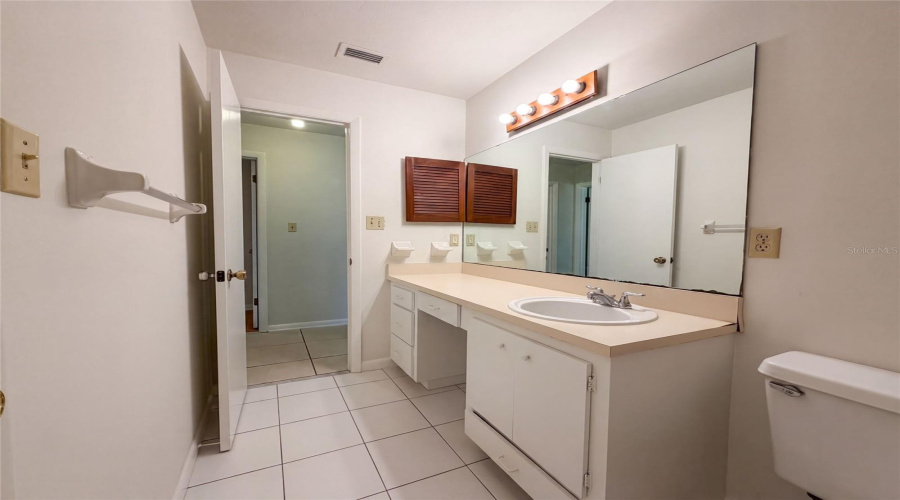 Gainesville, Florida 32606, 3 Bedroom Bedrooms, ,2 Bathroombathrooms,Residential,For Sale,29Th,0,Mfro6434007