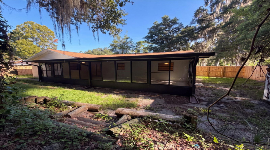 Gainesville, Florida 32606, 3 Bedroom Bedrooms, ,2 Bathroombathrooms,Residential,For Sale,29Th,0,Mfro6434007