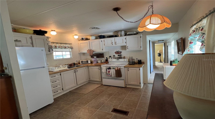 Dunnellon, Florida 34432, 3 Bedroom Bedrooms, ,2 Bathroombathrooms,Residential,For Sale,108Th,0,Mfrtb8535133