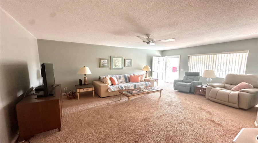 Delray Beach, Florida 33483, 2 Bedroom Bedrooms, ,1 Bathroombathrooms,Residential,For Sale,8Th,0,Mfrns1084091