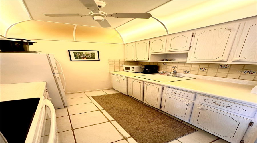 Delray Beach, Florida 33483, 2 Bedroom Bedrooms, ,1 Bathroombathrooms,Residential,For Sale,8Th,0,Mfrns1084091
